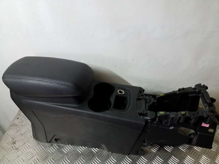 Ford Focus (2011 - 2015)  BM51A045A06 Подлокотник