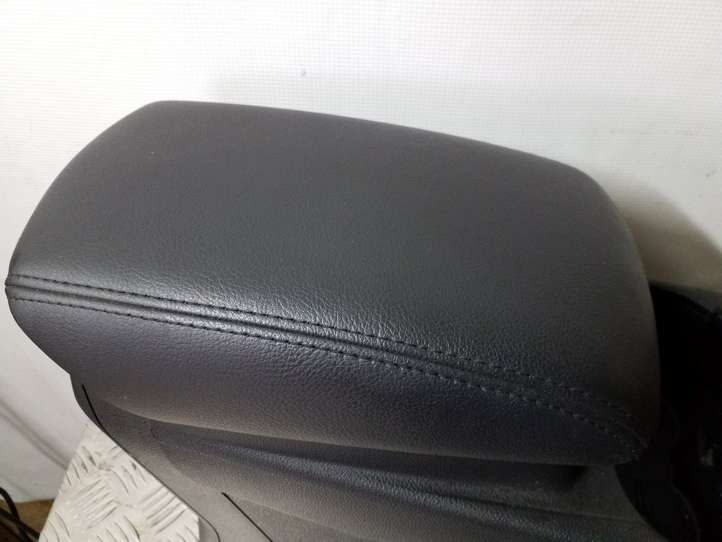 Ford Focus (2011 - 2015)  BM51A045A06 Подлокотник