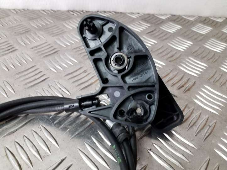 Ford Focus (2011 - 2015)  AM5116B626A Ручка капота