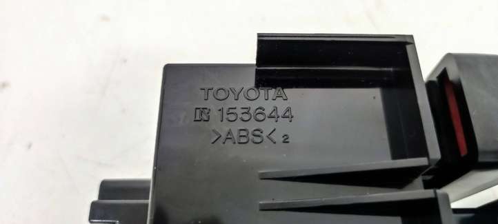 Toyota Corolla Verso E121 (2001 - 2004)  153644 Включатель аварийных фонарей