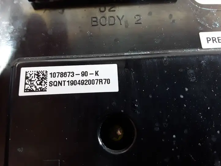 Tesla Model 3 (2017 - 2023) 107867390K Модуль комфорта — фото 3