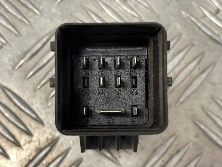 Iveco Daily Daily 35 - 40.10 (2001 - 2016) 0281003039 Реле накала свечей — фото 2