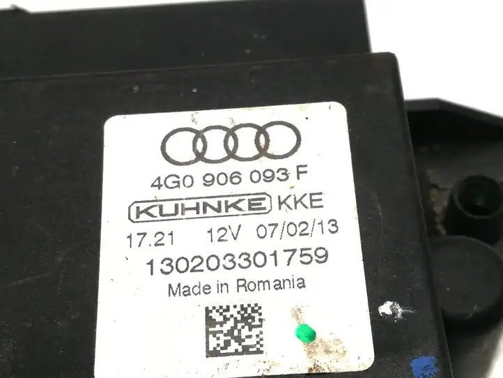 Audi Q3 8U (2011 - 2014) 4G0906093F Блок управления топливным насосом — фото 2