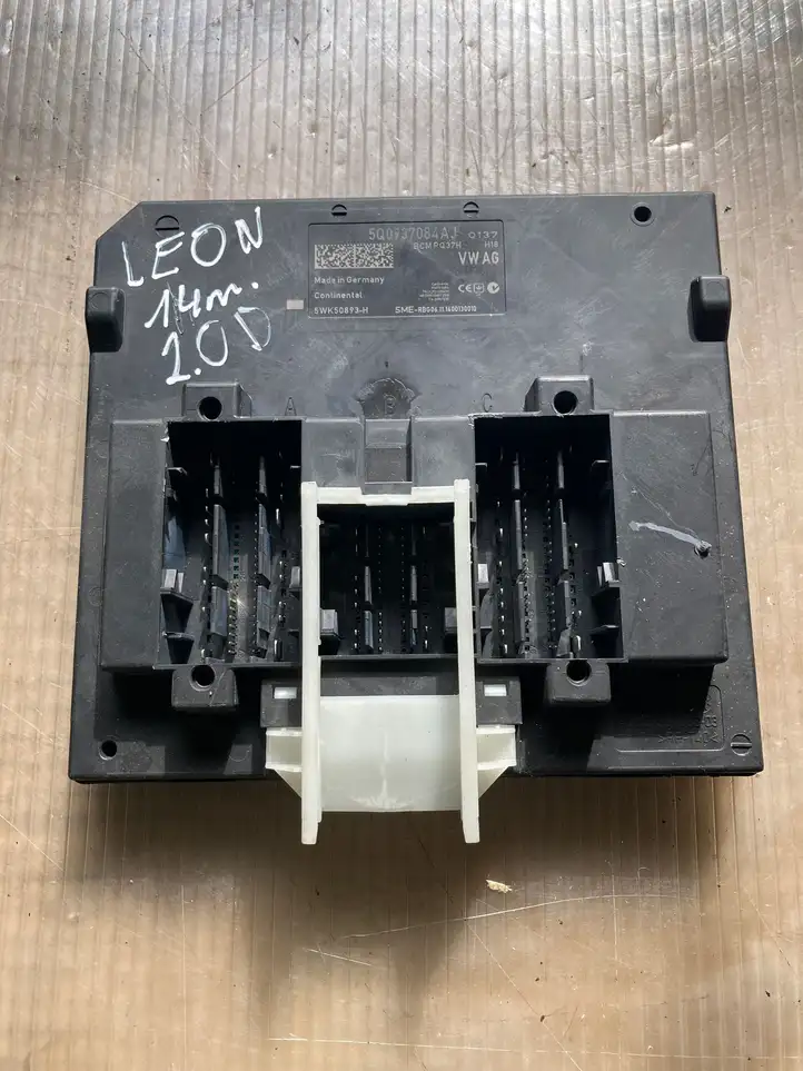 Seat Leon (5F) (2012 - 2019) 5Q0937084AJ Модуль комфорта — фото 1