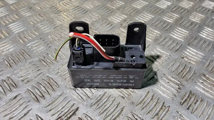 Mercedes-Benz Vaneo W414 (2001 - 2005) 0255452832 Реле накала свечей — фото 1