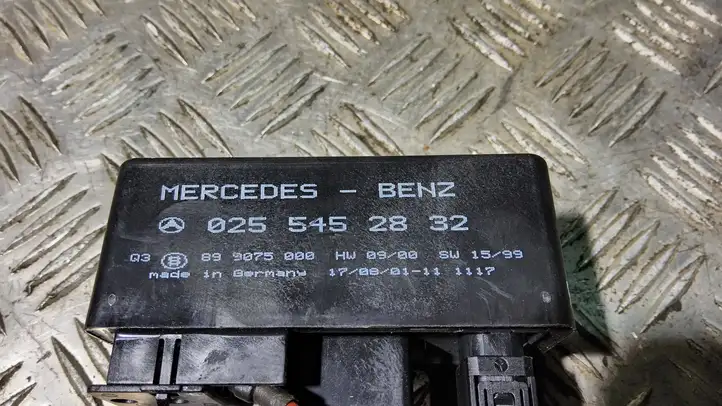 Mercedes-Benz Vaneo W414 (2001 - 2005) 0255452832 Реле накала свечей — фото 2