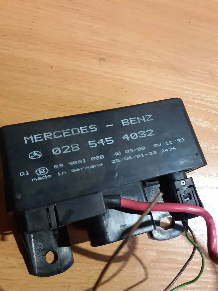 Mercedes-Benz ML W163 (1997 - 2005) 0285454032 Реле накала свечей — фото 3