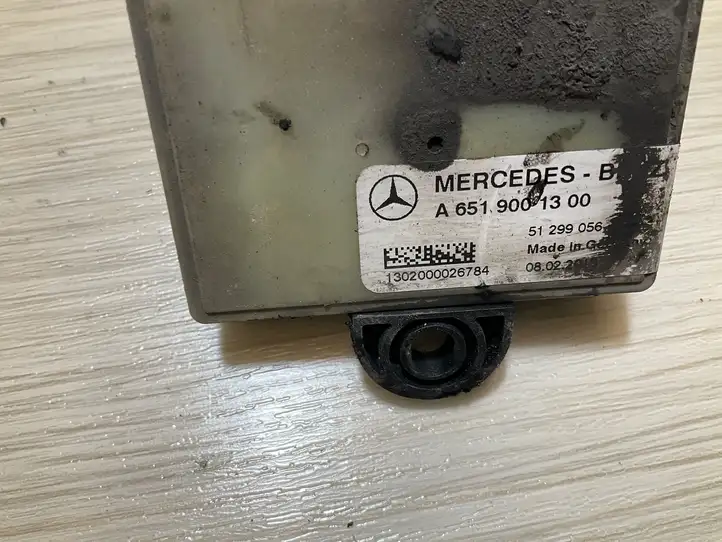 Mercedes-Benz Sprinter W906 (2006 - 2018) A6519001300 Реле накала свечей — фото 2