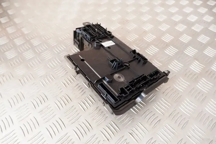 Tesla Model Y (2019 - 2024) 165765039A Модуль комфорта — фото 7
