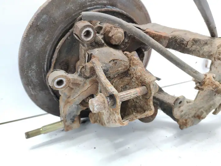 Honda Legend III KA9 (1996 - 2006)   Задний поворотный кулак (ступица, цапфа)