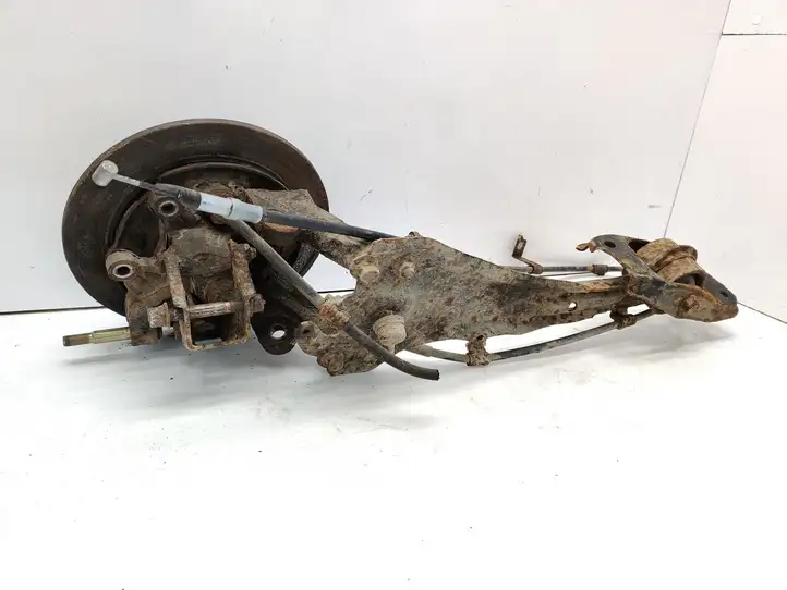 Honda Legend III KA9 (1996 - 2006)   Задний поворотный кулак (ступица, цапфа)