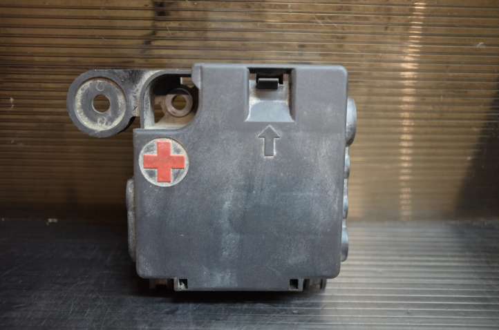Audi A4 (2007 - 2011)  8K0937517 Узел подключения плюсовых проводов