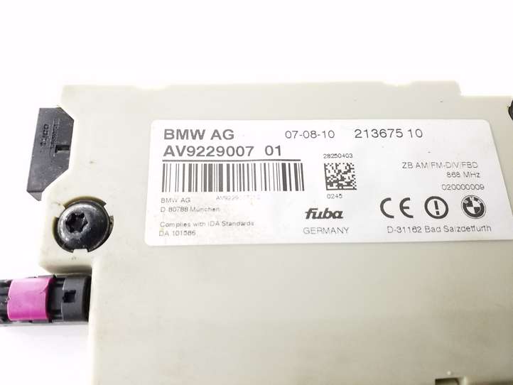 BMW 2 F46 (2015 - )  922900701 Усилитель антенны
