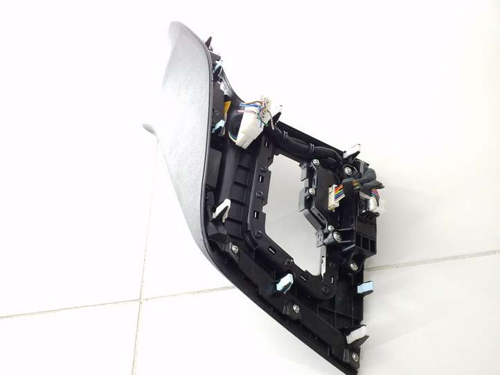 Kia Niro (2016 - )  84651G5000 Рамка рычага переключения передач