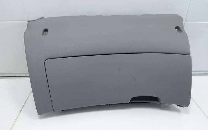 Skoda Octavia Mk2 (1Z) (2004 - 2013)  1Z1857097S Комплект ящика для вещей (бардачка)