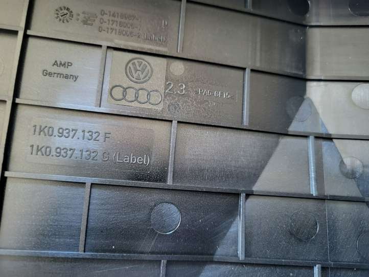 Volkswagen PASSAT B7 (2011 - 2014)   Ящик предохранителей (комплект)