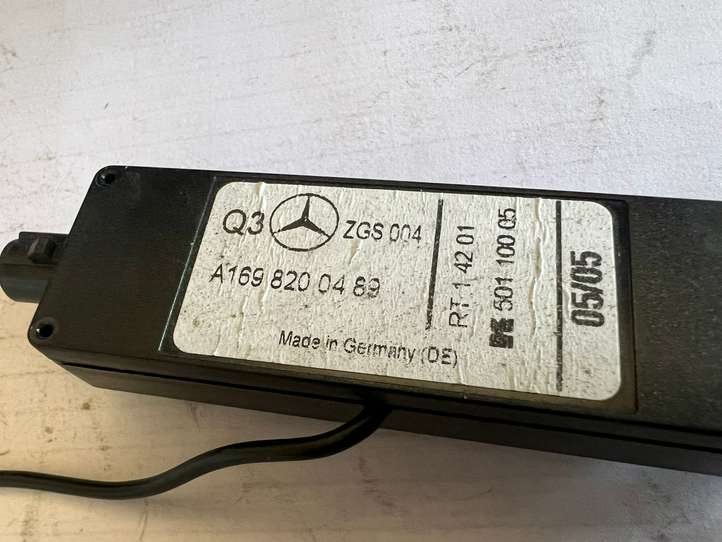 Mercedes-Benz A W169 (2004 - 2012)  A1698200489 Усилитель антенны