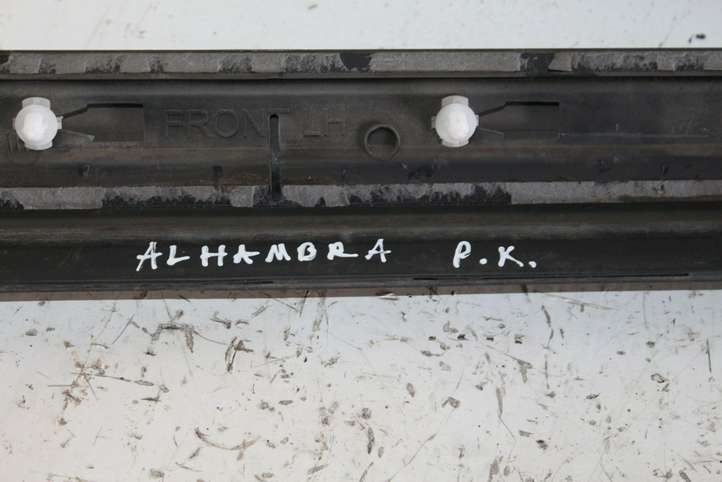 Seat Alhambra (2010 - 2017)   Отделка (молдинг) передней двери