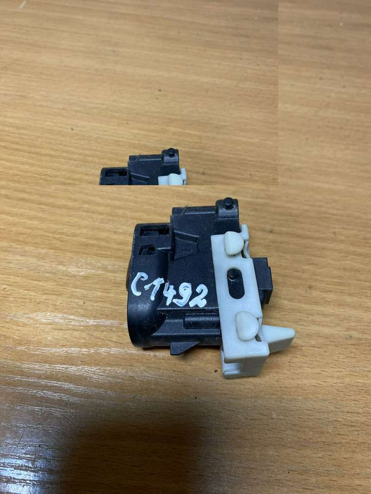 Mercedes-Benz C W203 (2000 - 2007)  A2038200210 Кнопка стеклоподъемников