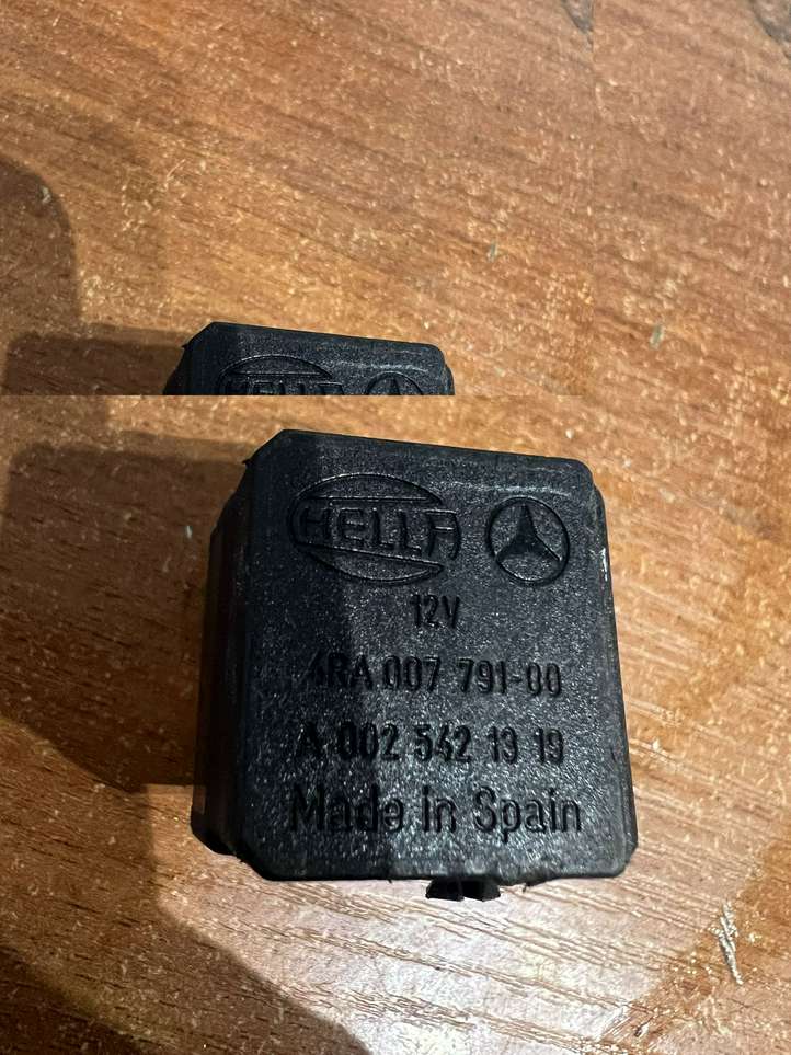 Mercedes-Benz SL R129 (1989 - 2002)  A0025421319 Реле аварийных фонарей