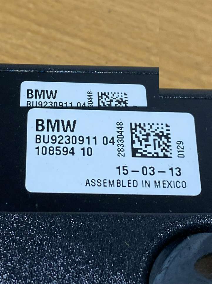 BMW 3 F30 F35 F31 (2012 - 2018)  10859410 Усилитель антенны