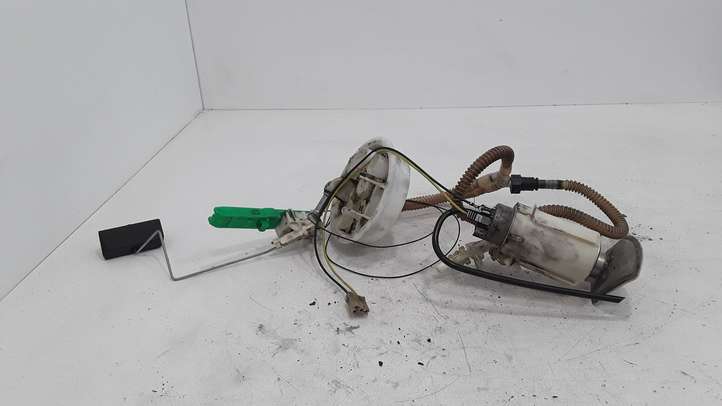 Audi A4 (2000 - 2006)  220601014001 Насос топлива (в топливном баке)