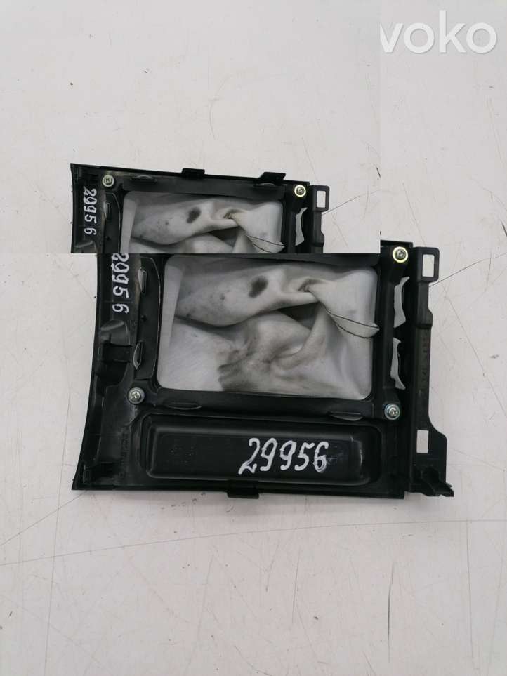 Mazda 3 (2006 - 2009)  BR5V64341 Рамка рычага переключения передач