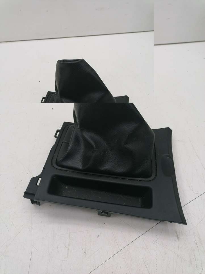 Mazda 3 (2006 - 2009)  BR5V64341 Рамка рычага переключения передач