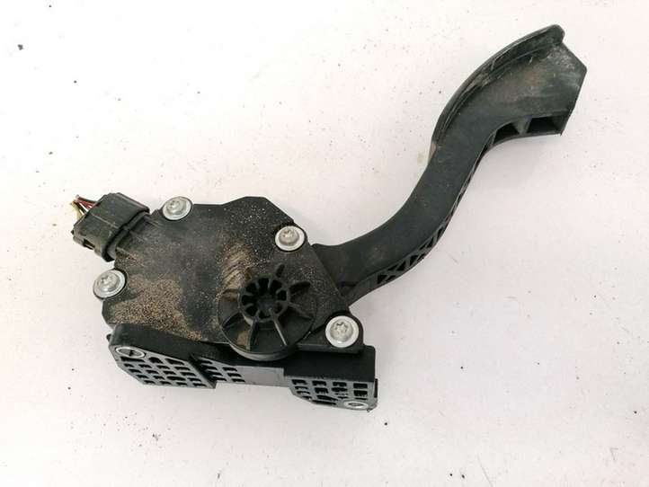 Toyota RAV 4 (XA30) (2006 - 2016)  7811042010 Педаль акселератора