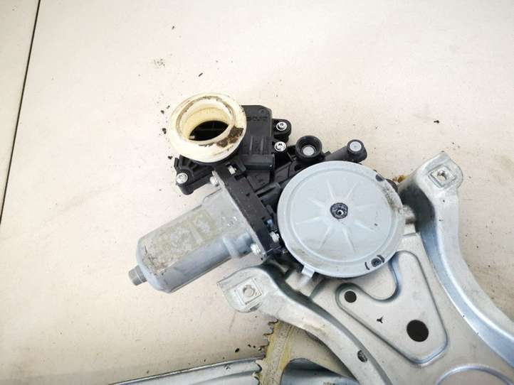 Toyota Verso (2009 - 2012)  698300f040 Механизм подъема окон задней двери