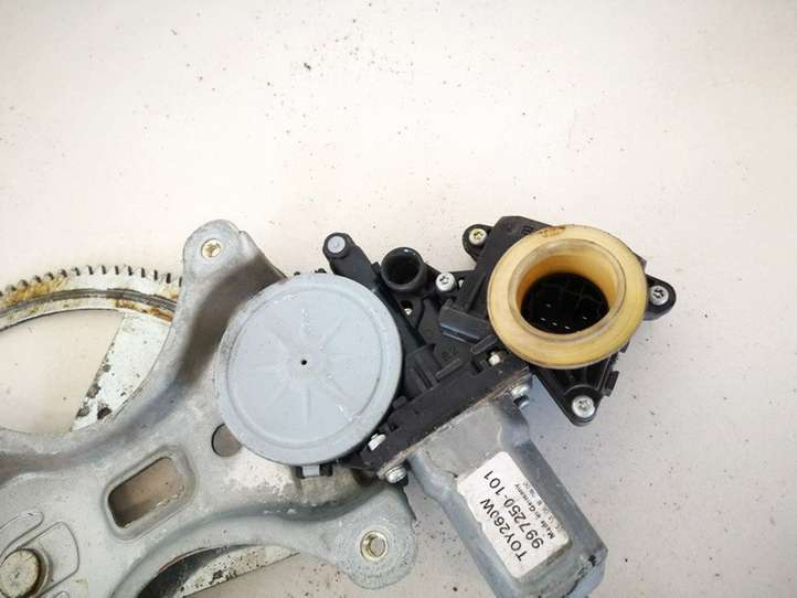 Toyota Corolla Verso AR10 (2004 - 2009)  698300f020 Механизм подъема окон задней двери