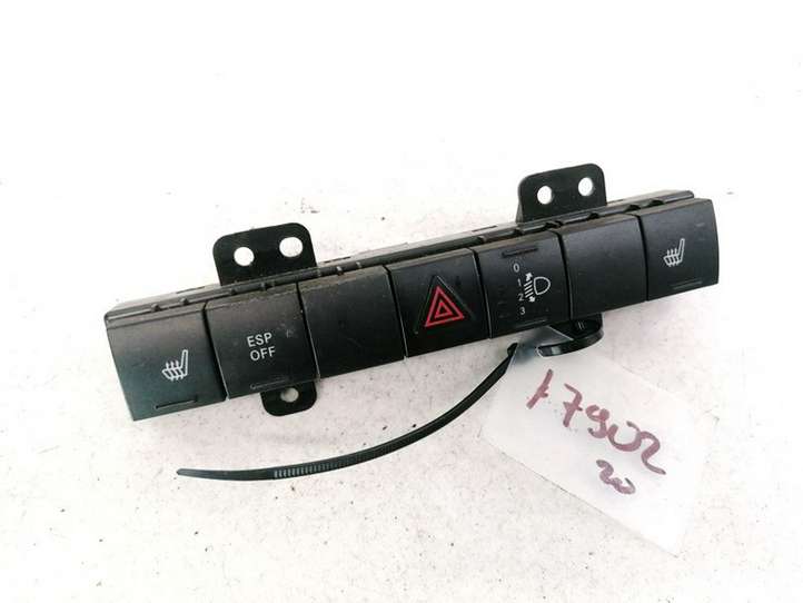 Dodge Journey (2007 - 2011)  P04602564AG Включатель аварийных фонарей