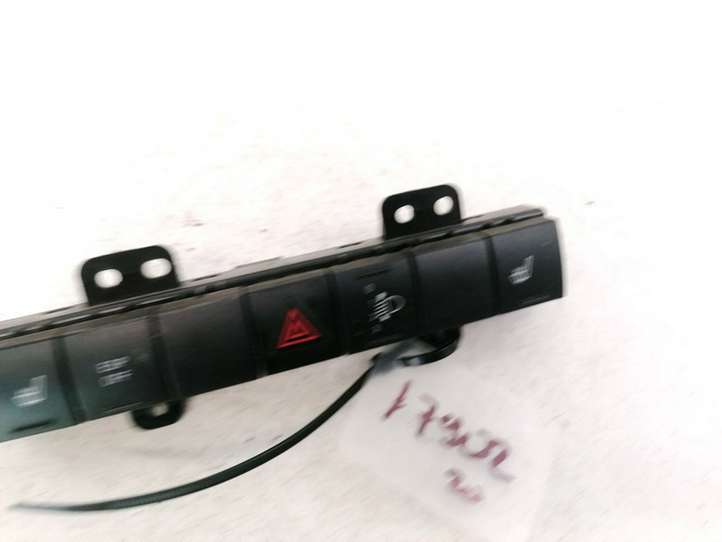 Dodge Journey (2007 - 2011)  P04602564AG Включатель аварийных фонарей