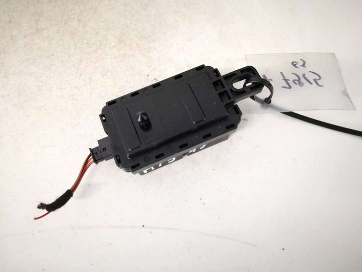 BMW 2 F22 F23 (2013 - 2017)  939784601 Блок управления антенной