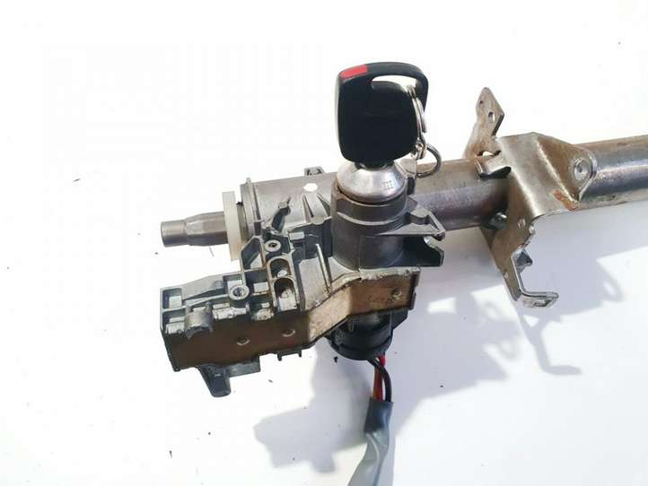 Ford Fiesta (2000 - 2005)  93fb3675 Замок зажигания