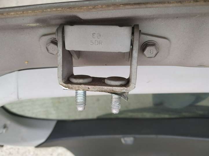 Kia Ceed (2006 - 2010)   Петля (петли) задней крышки
