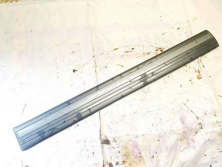 Toyota Land Cruiser (J120) (2002 - 2009)  7573260120 Отделка (молдинг) передней двери