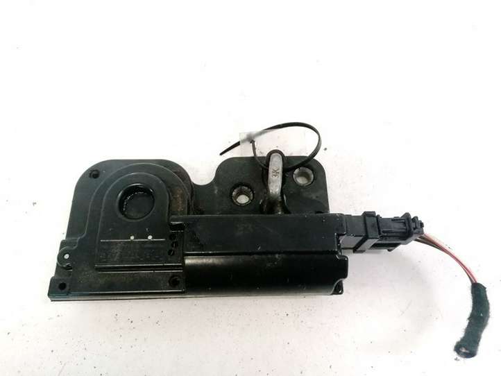 Volkswagen Touareg I (2002 - 2010)  7L0827511 Замок задней крышки