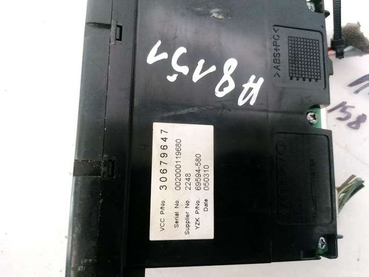 Volvo V50 (2004 - 2008)  30679647 Экран/ дисплей / маленький экран