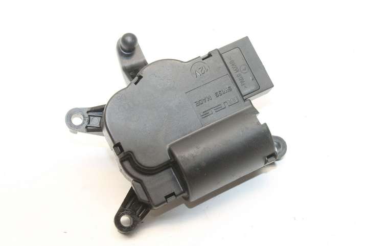 Volkswagen Touareg I (2002 - 2010)  52411483 Двигатель задвижки потока воздуха