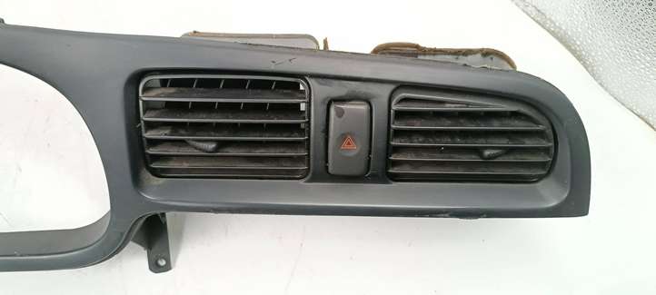 Subaru Outback (1998 - 2003)   Отделка приборного щитка