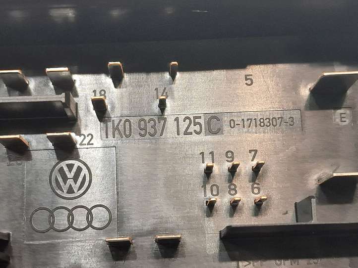 Volkswagen Golf VI (2009 - 2013)  1K0937125C Блок предохранителей
