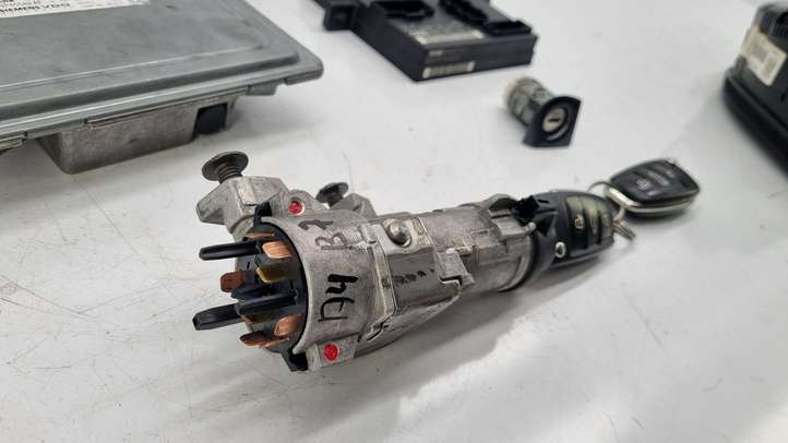 Audi A4 (2004 - 2009)  03G906018AQ Комплект зажигания