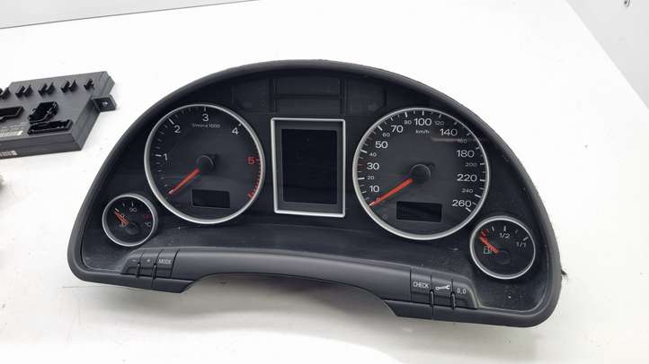Audi A4 (2004 - 2009)  03G906018AQ Комплект зажигания