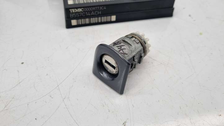 Audi A4 (2004 - 2009)  03G906018AQ Комплект зажигания