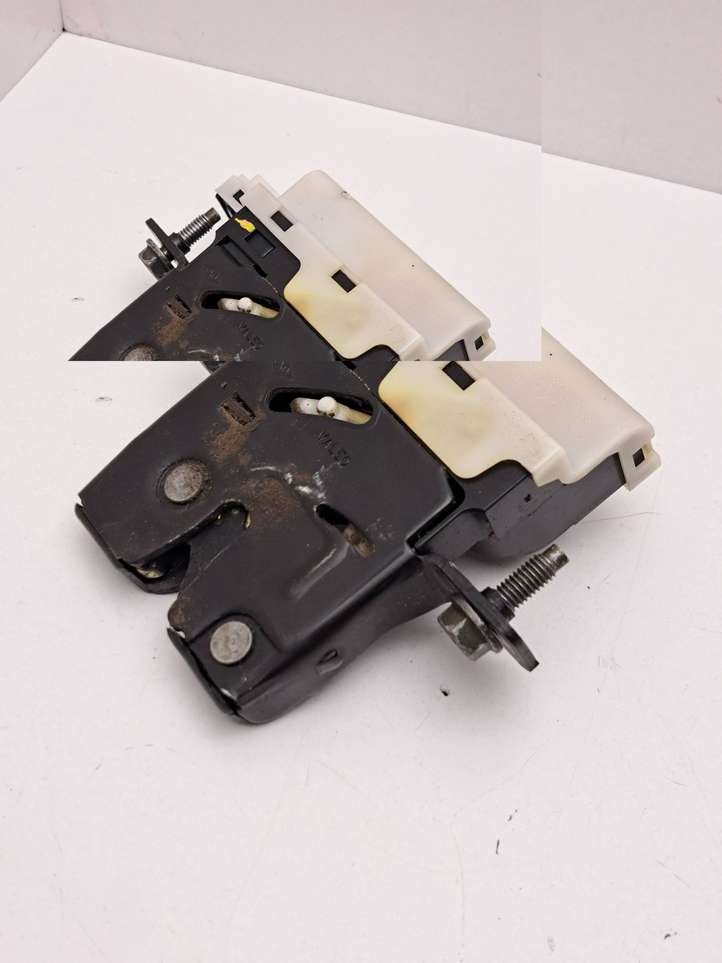 Nissan Micra (2003 - 2007)  90502AV710 Замок задней крышки