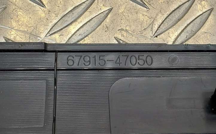 Toyota Prius+ (ZVW40) (2011 - 2018)  6791547050 Отделка заднего порога (внутренняя)