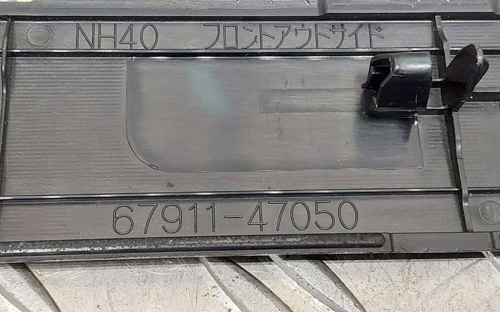 Toyota Prius+ (ZVW40) (2011 - 2018)  6791147050 Отделка переднего порога (внутренняя)