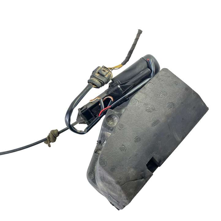 Audi A8 (2005 - 2007)  4E0827383C Притягиватель задней крышки