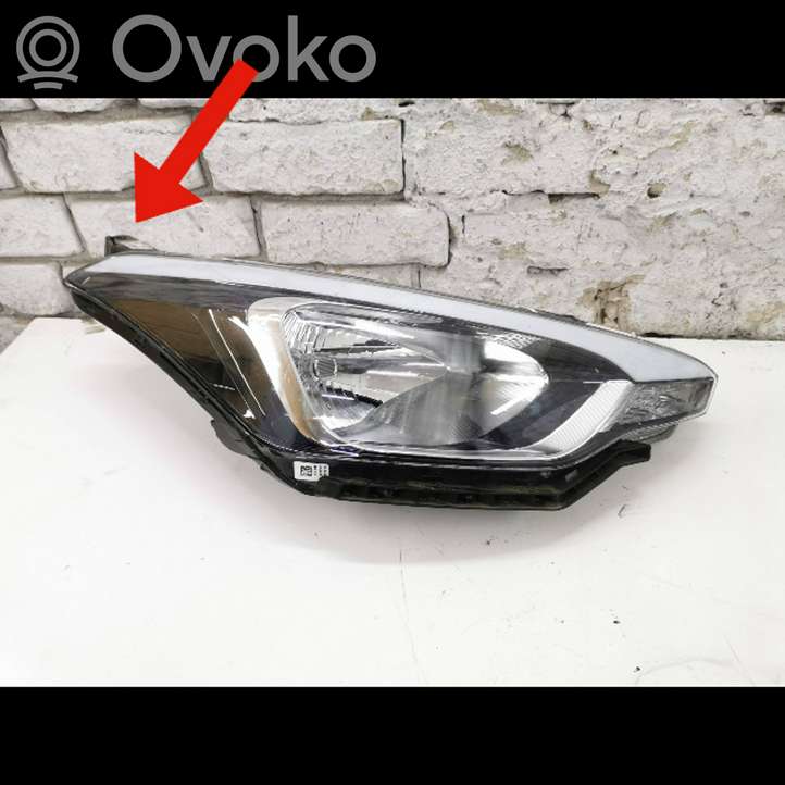 Hyundai i20 (2014 - 2018)  92102C8000 Передняя фара